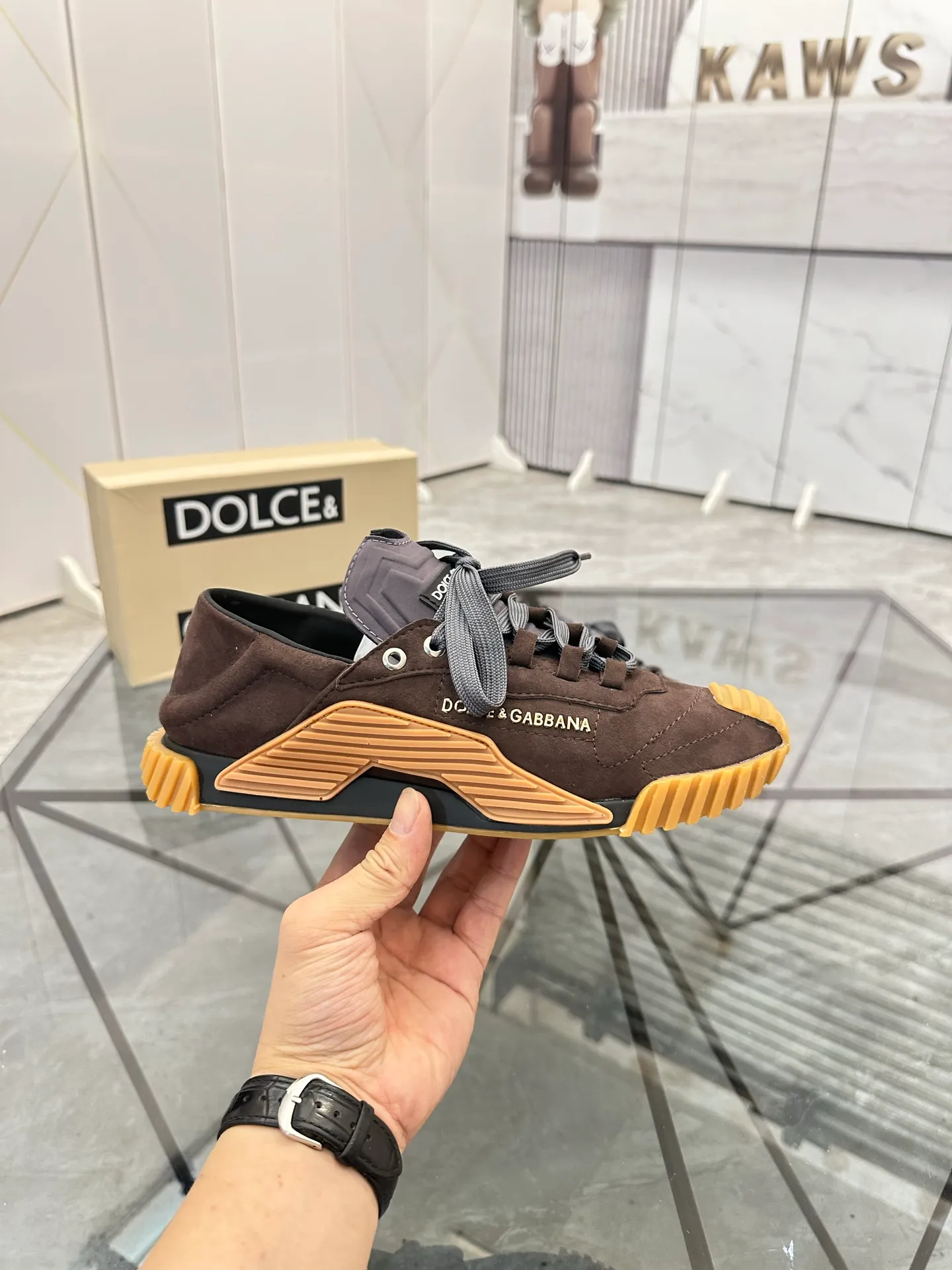 Men's shoes: 💰P460¥ Product trademark: DG "Dolce & Gabbana*" low-top sneakers Regular size: 35-44 (can be customized to 45.46.) Couple style Product materials: imported nubuck leather upper, breathable lining, original outsole. Number: 803